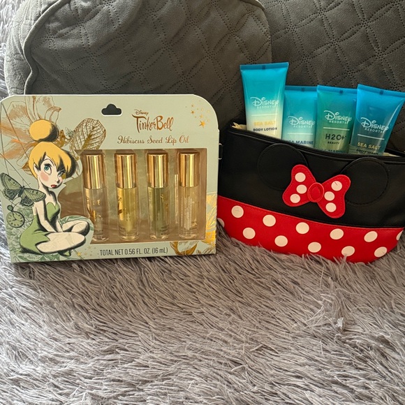 Disney Beauty Bundle NWT - Picture 1 of 10